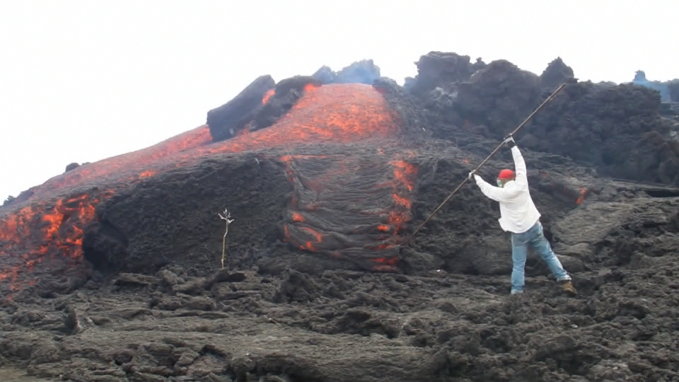 Artist Danny Osborne casting lava